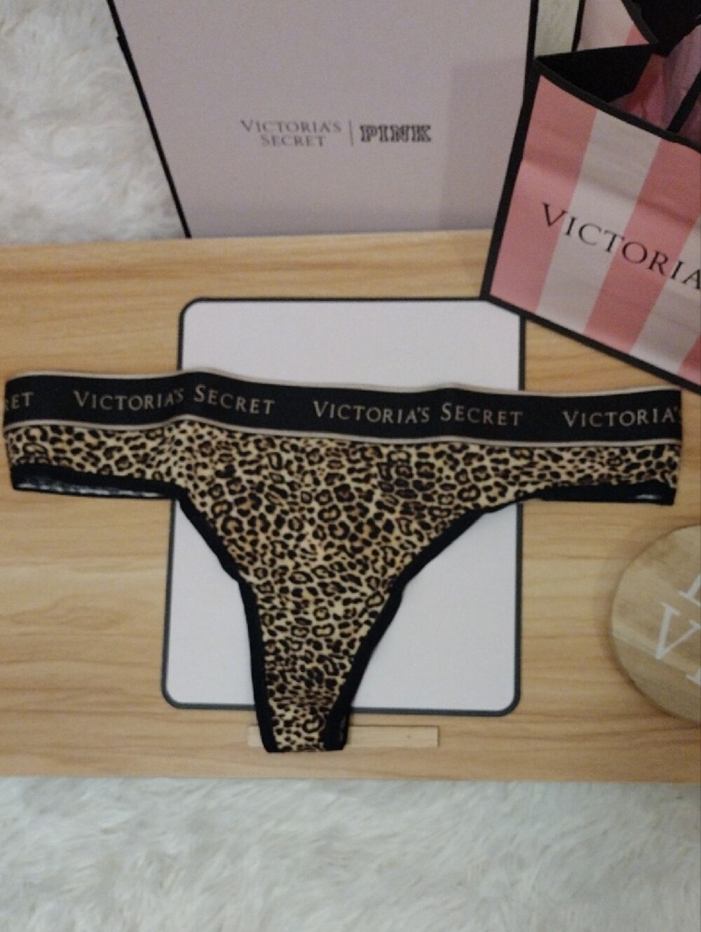 Victoria's Secret Leopard Print Thong Medium 🆕